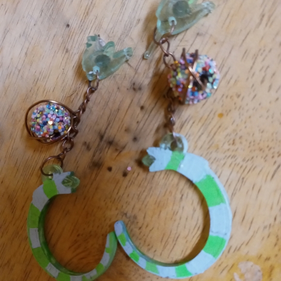 Sandworm and ghost resin earrings - Picture 3 of 6